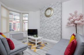 The Blackpool Jewel - Sleeps 8 - Great Location
